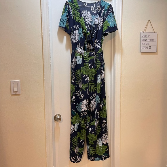 Tropical flowy jumpsuit - Picture 3 of 11